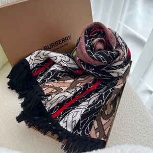 Burberry Cashmere scarf/unisex